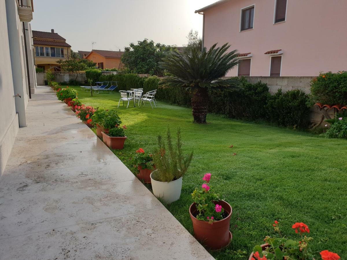 Villa Alberta Hotel Pula Bagian luar foto